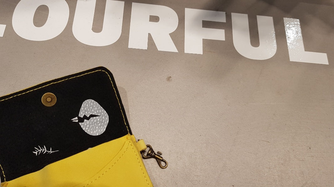 BEGINNING wallet geel leer