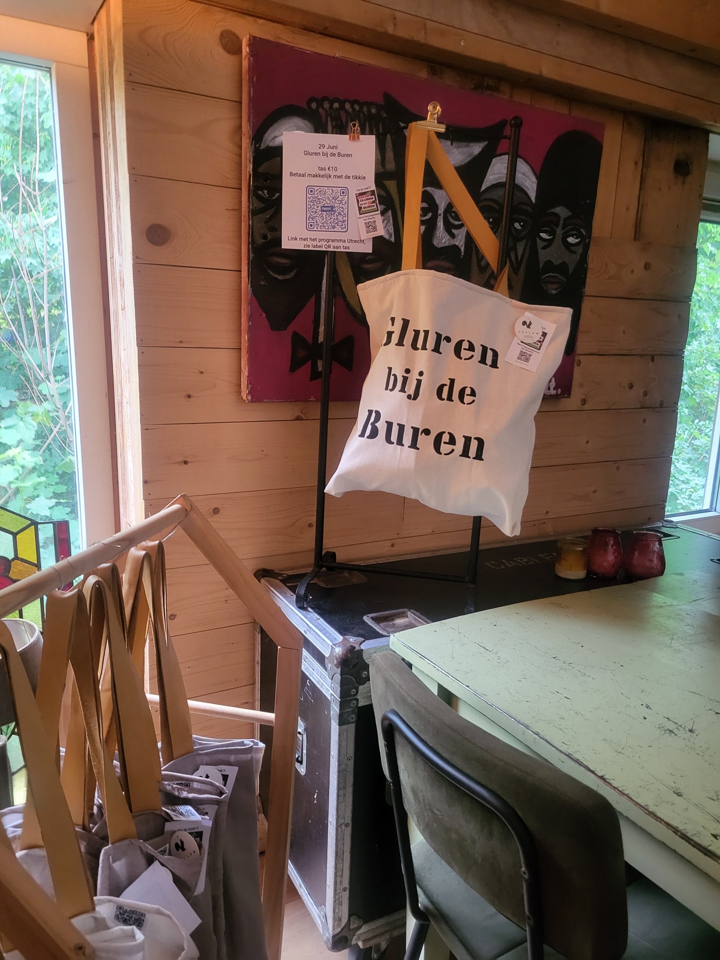 Gluren bij de Buren shopper