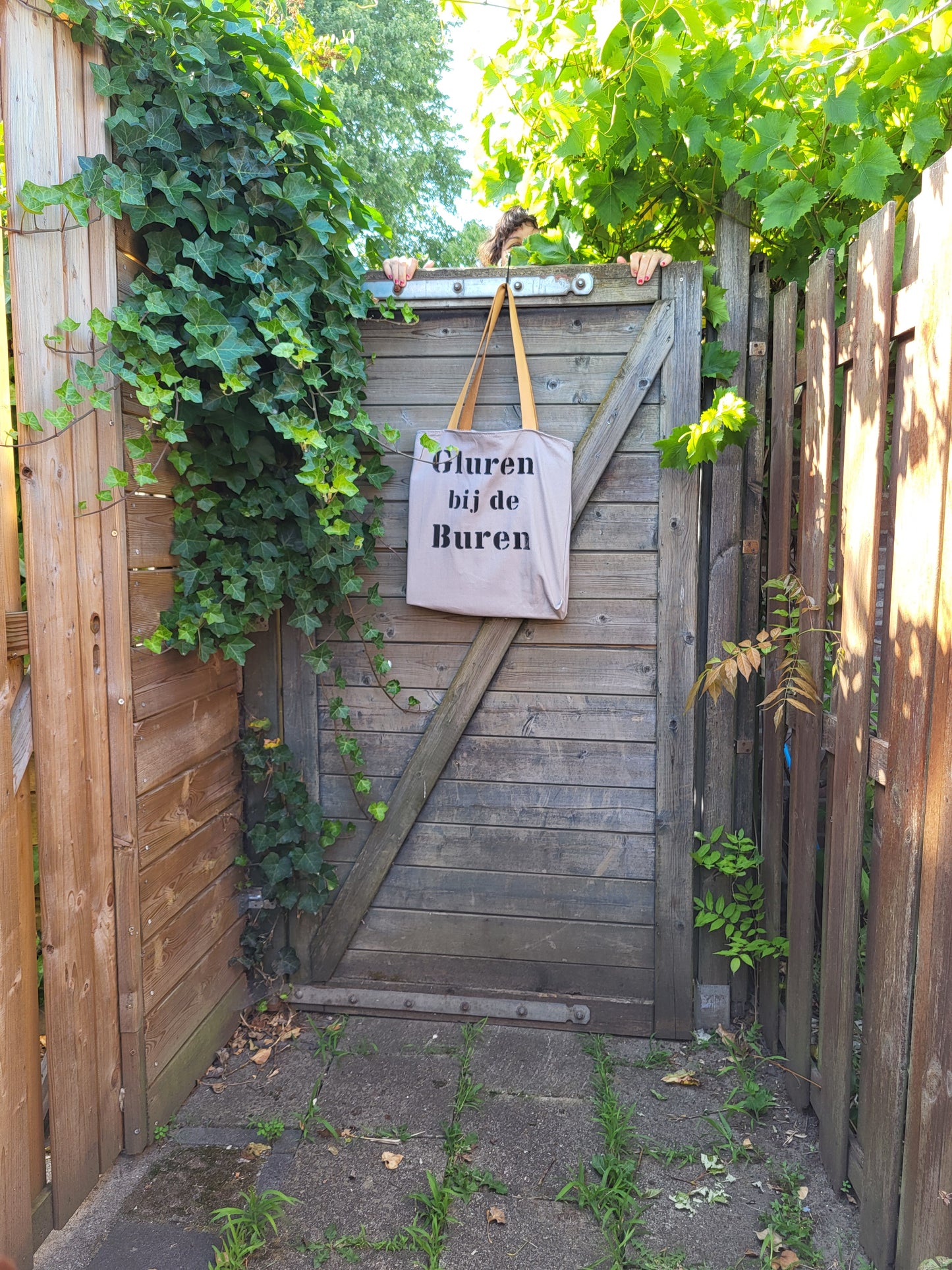 Gluren bij de Buren shopper