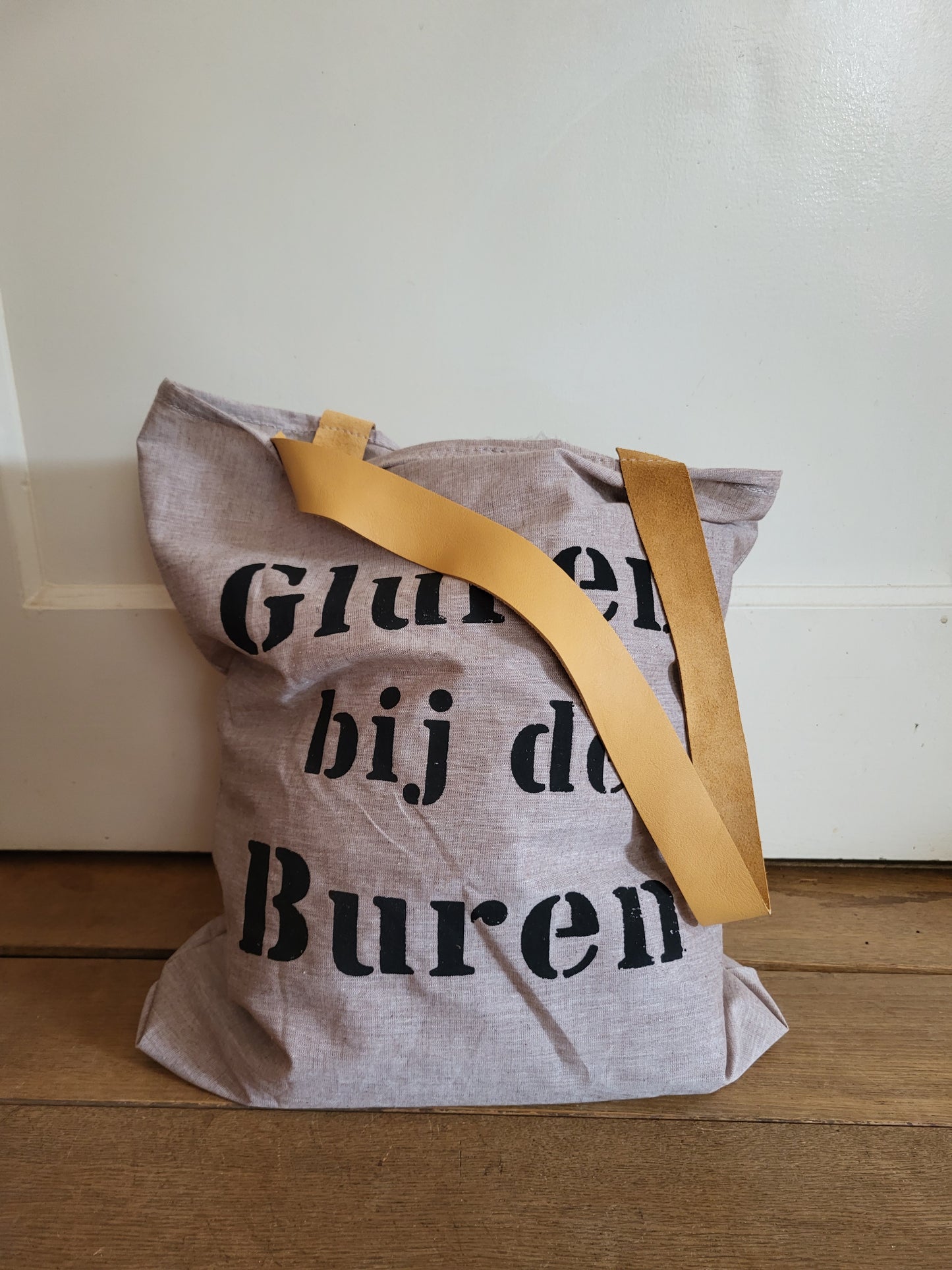 Gluren bij de Buren shopper