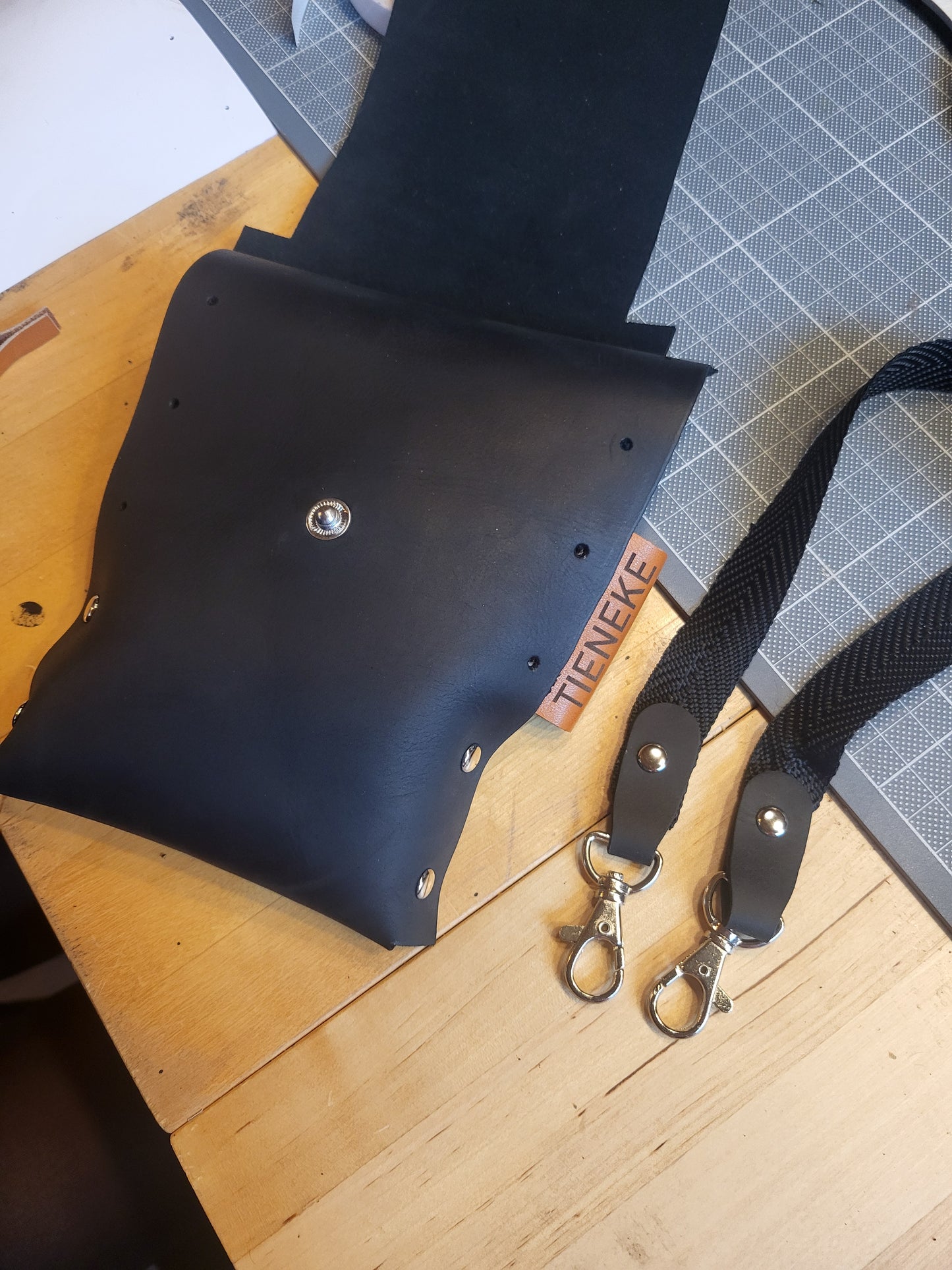 Workshop telefoontasje leer