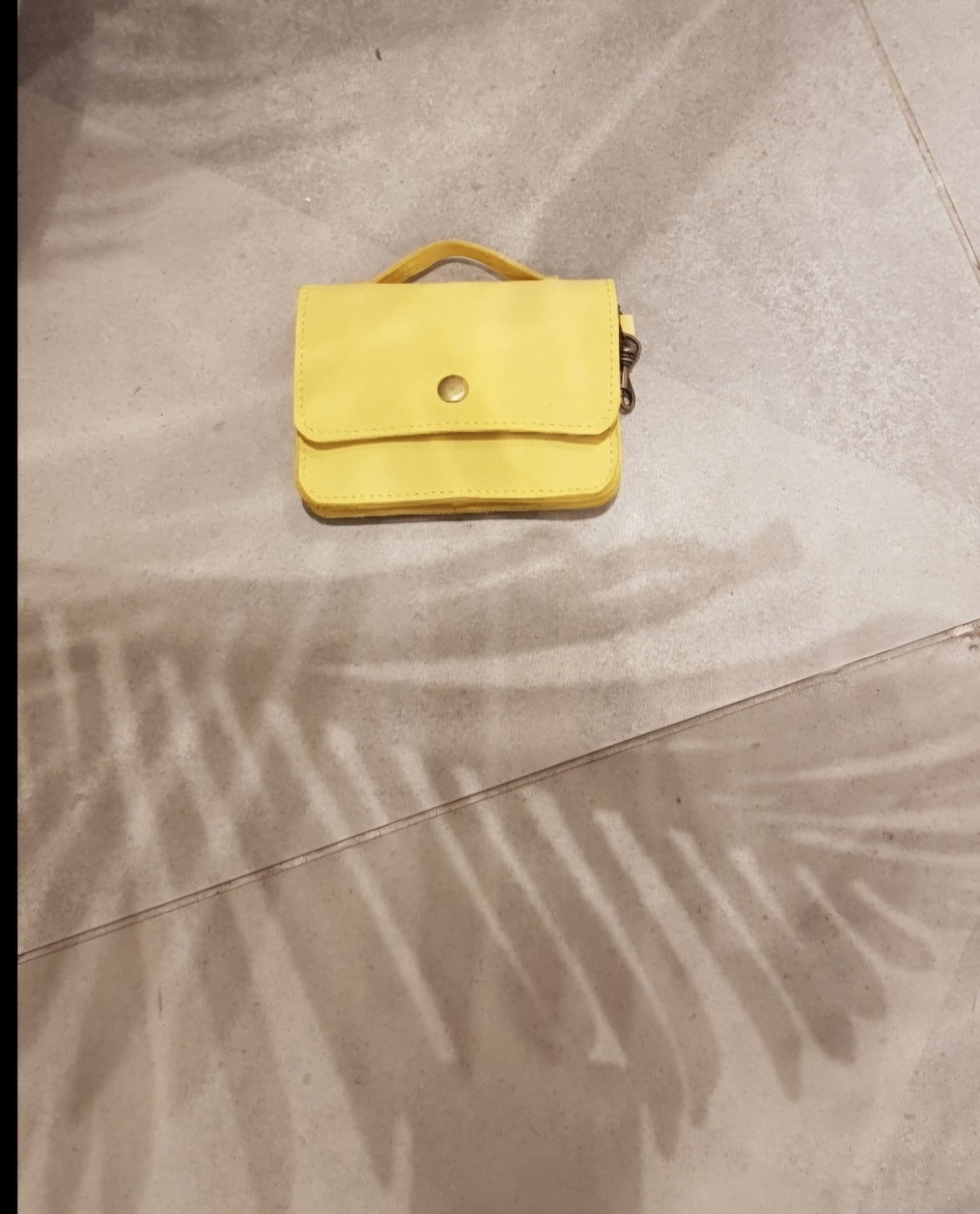 BEGINNING wallet geel leer