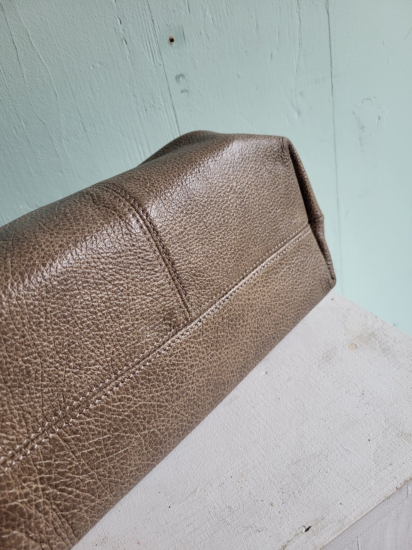 FAME | S schoudertas beige/groen leer